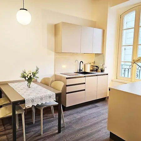 Lägenhet Plaza Deluxe Modern Center House - View - Privacy