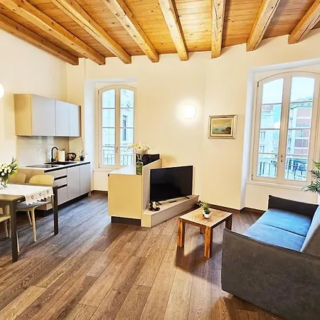 Lägenhet Plaza Deluxe Modern Center House - View - Privacy
