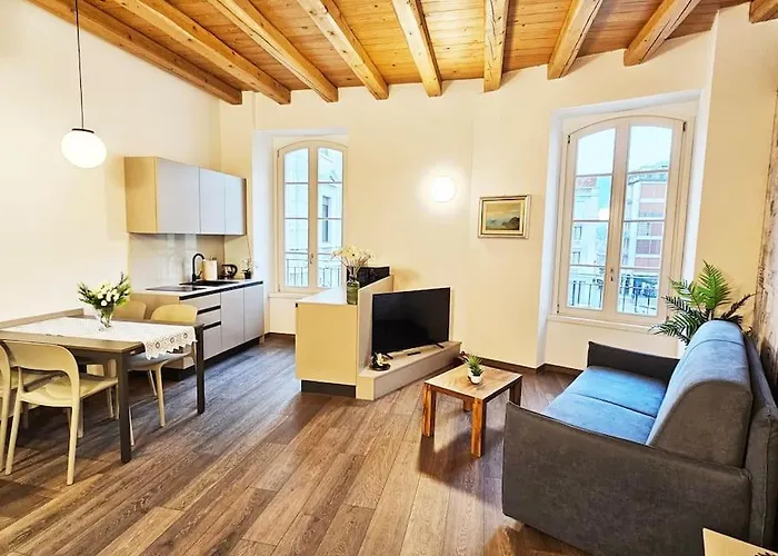 Apartment Plaza Deluxe Modern Center House - View - Privacy