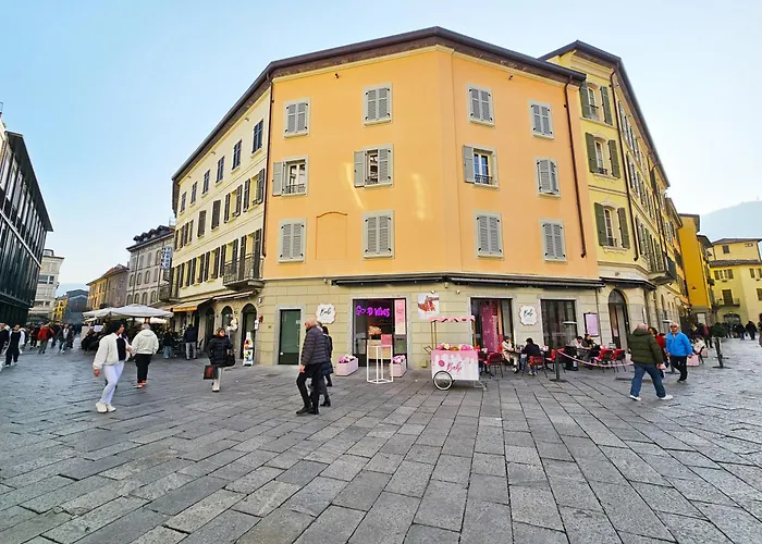 Plaza Deluxe Modern Center House - View - Privacy Apartment