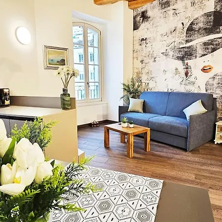 Plaza Deluxe Modern Center House - View - Privacy Комо